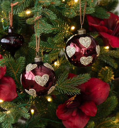 Julekule med hjerter  Julekule med hjerter